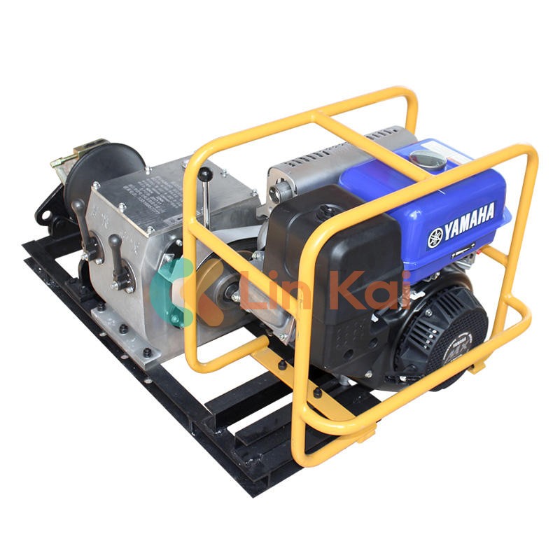 Tời chạy bằng động cơ xăng